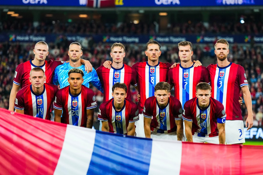 Norges lag før VM-kvalifiseringskampen i fotball mellom Norge og Moldova på Ullevaal Stadion. Foto: Cornelius Poppe / NTB